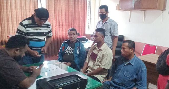 Tiga pimpinan FKM-RMS diperiksa polisi.


