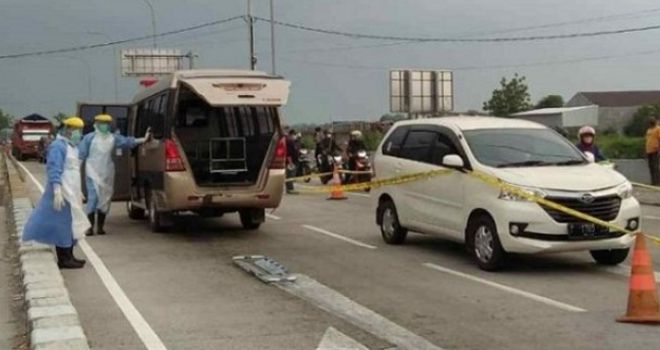 Sopir rental meninggal sesak napas.


