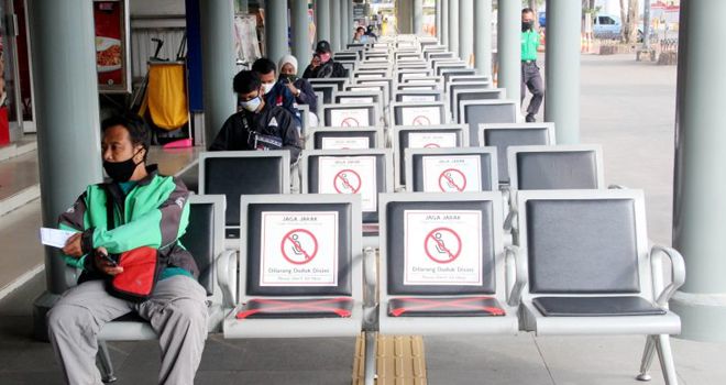 Stasiun Pasar Senen, Lenggang.