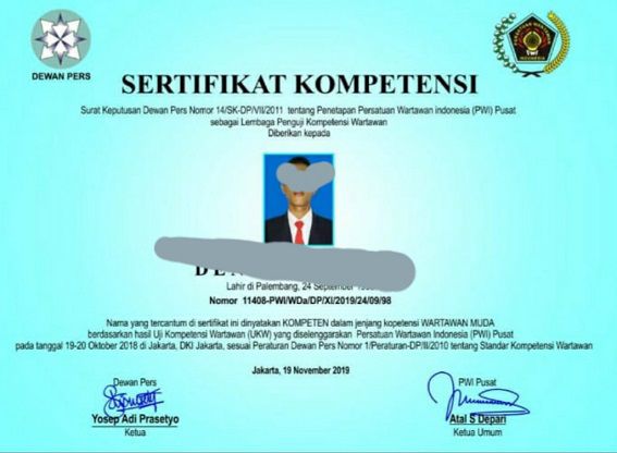 Sertifikat UKW palsu yang beredar.