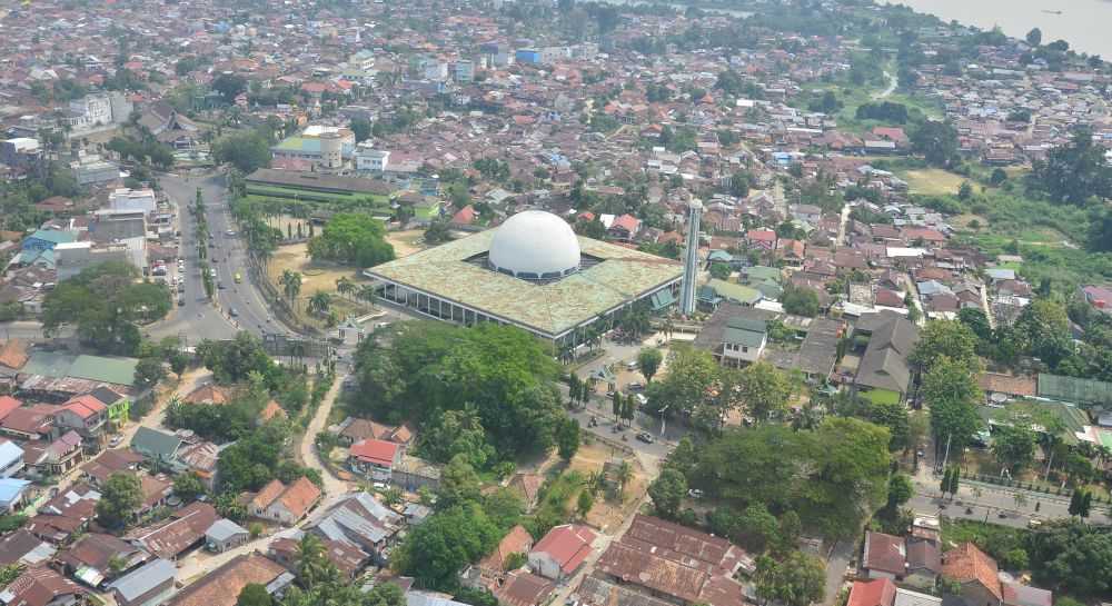 Kawasan Kota Jambi sudah sangat padat. Namun masih ada kawasan kumuh sekitar 100 hektar. Tahun ini penanganan hanya di 2 Kelurahan.