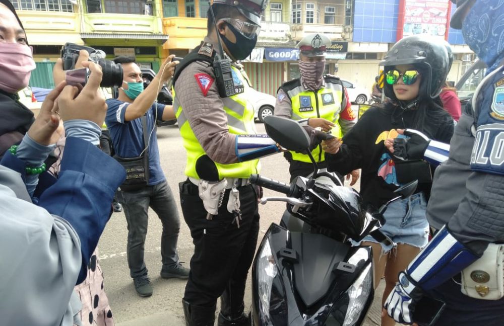 Puluhan Pengguna Jalan Terjaring Razia.