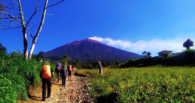 Destinasi wisata Gunung Kerinci.