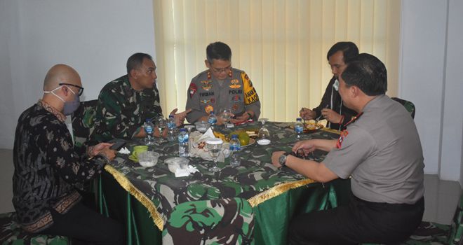 Komandan Korem 042/Gapu, Brigjen TNI M. Zulkifli, S.IP, M.M saat menerima Ucapan Selamat atas kenaikan pangkat Brigjen TNI.