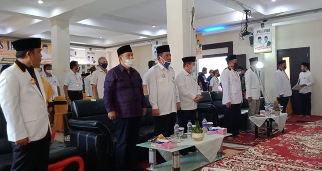 Dukungan PKS yang dilabuhkan kepada Al Haris dan Abdullah Sani itu, pada kesempatan itu juga turut dihadiri pengurus PKB dan Partai Berkarya.