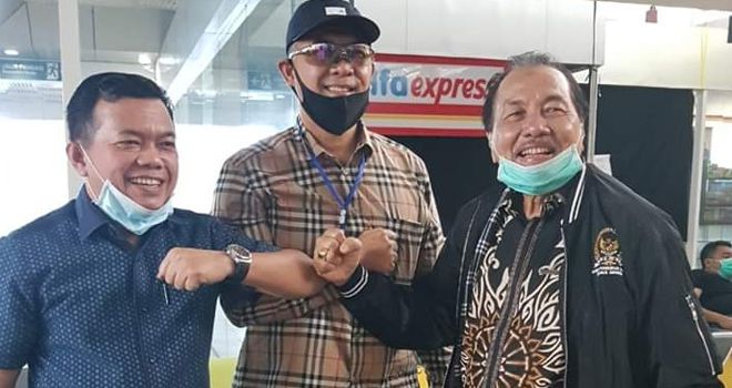 Walikota Jambi Sy Fasha terlihat bertemu dengan Bupati Merangin Al Haris. Tampak juga turut serta Anggota DPR RI Dapil Jambi dari Partai Demokrat Zulfikar Ahmad.