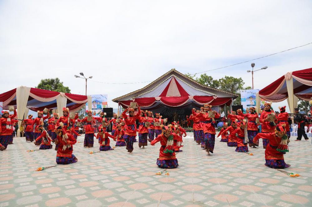 Tari Tolak Balak merupakan satu diantara tarian yang disuguhkan dalam , agenda tahunan Festival Kerinci. 