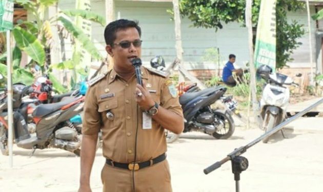 Camat Alam Barajo Kota Jambi, Mustari.