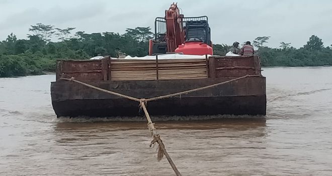Kebutuhan TMMD  Mulai diangkut menggunakan Kapal Tunda (Tugboat).