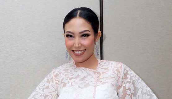 Ayu Dewi.