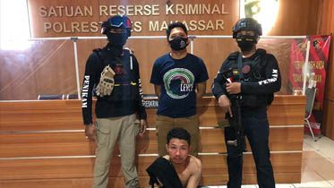 Lukman, 22 tahun, ditangkap Tim Penikam Polrestabes Makassar usai menjambret.