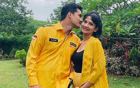 Vanessa Angel bersama suaminya Bibi Ardiansyah. 