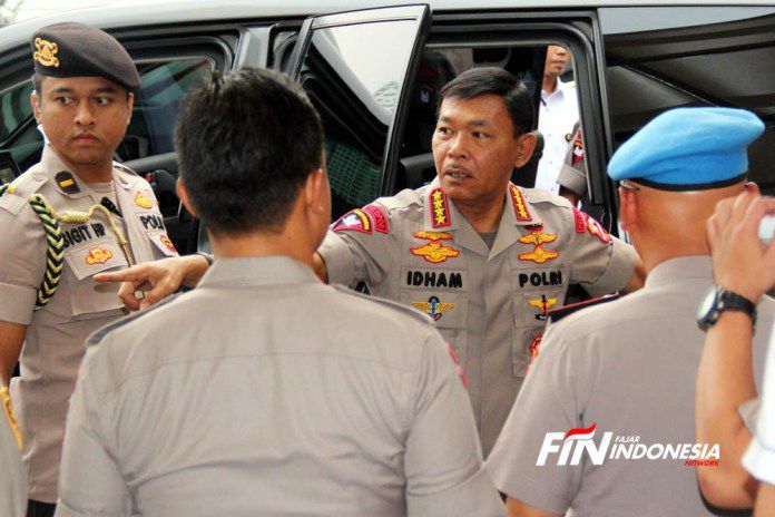 Kapolri, Idham azis memberikan keterangan seusai rapat kerja (raker) dengan Komisi III DPR RI di Kompleks Parlemen Senayan, Jakarta,