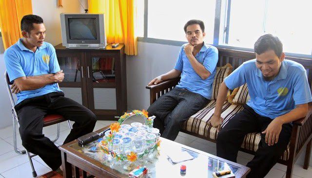 Tiga terpidana mati asal Merangin Jambi saat masih ditahan di LP Jambi. Mereka adalah Syofian bin Azwar, Harun bin Ajis serta Sargawi bin Sanusi

 