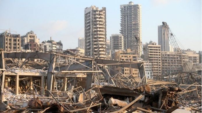 Ledakan besar terjadi di ibukota Lebanon, Beirut, telah menewaskan sedikitnya 70 orang dan melukai lebih dari 2.700 lainnya.