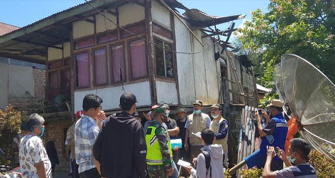 Puting Beliung, 81 Rumah Warga Rusak, Sekda Kerinci Turun Berikan Bantuan