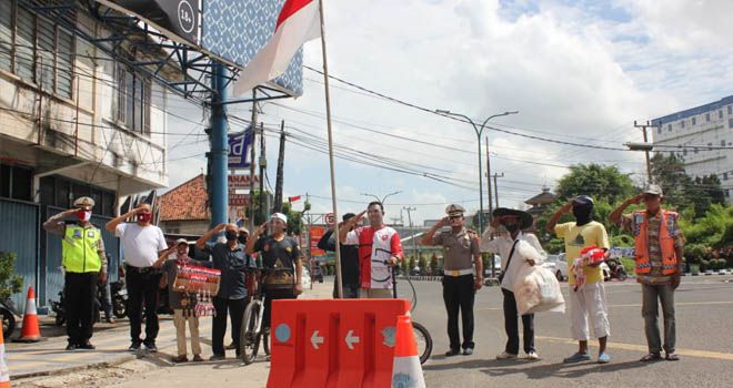 Hormat bendera di tengah kota, Kasat lantas : luangkan waktu untuk kenang jasa pahlawan