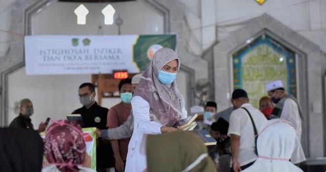 Warga Malaysia Kirim Ribuan Alquran untuk Masjid Terdampak Bencana di Luwu Utara