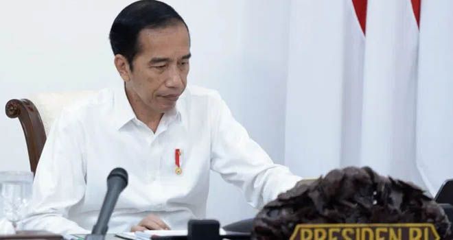 FOTO: KRIS/SETPRES RATAS PANDEMI: Presiden Joko Widodo memimpin rapat terbatas membahas percepatan penanganan pandemi Covid-19 secara telekonferensi dari Istana Merdeka, Jakarta, Rabu (27/5). Presiden Jokowi memberikan tiga arahan terbaru bagi para menteri maupun Ketua Gugus Tugas Percepatan Penanganan Covid-19.