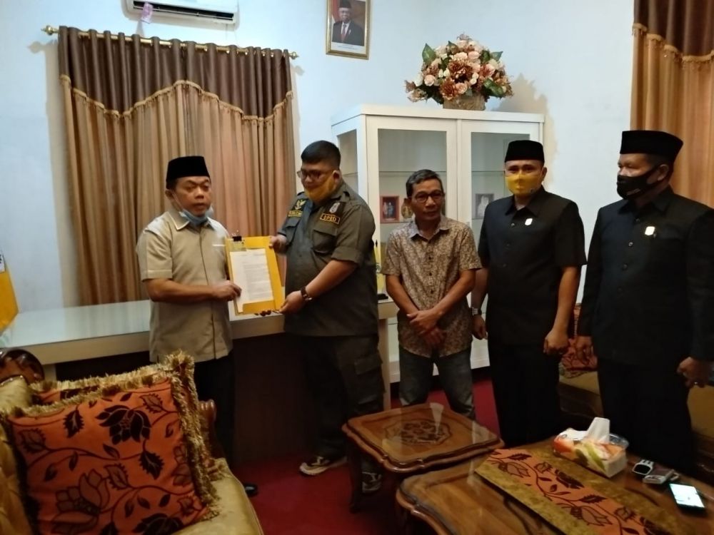 Al Haris Mundur Jadi Kader Golkar.