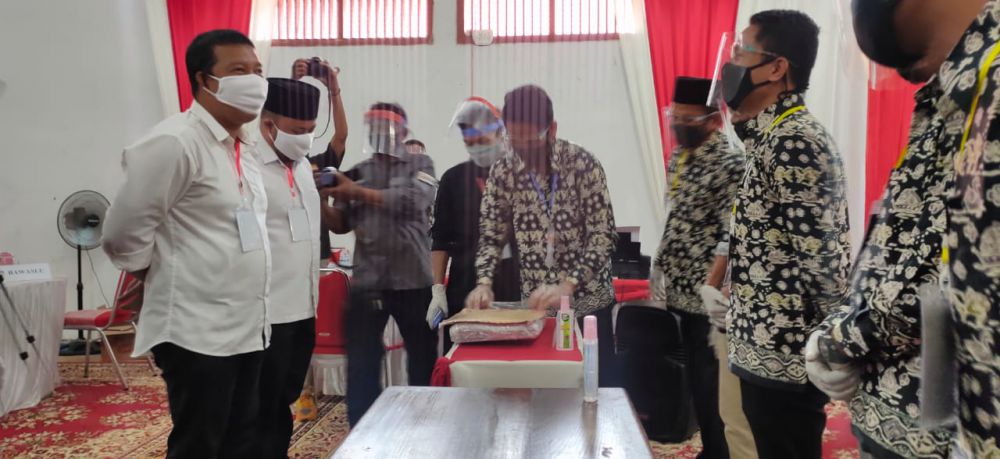 Pasangan Romi-Robby Daftar Ke KPU.