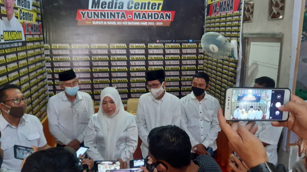 Media Center (MC) YA - MAHA di kawasan KONI Batanghari untuk meresmikan sekaligus menandatangani SK media center YA-MAHA.