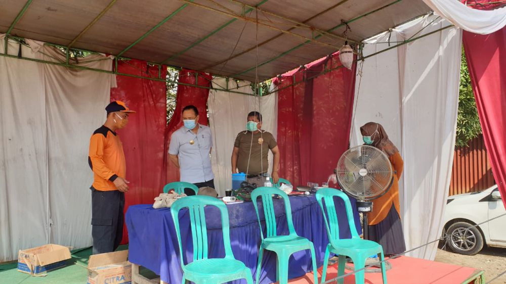 Pjs Bupati Tanjabtim Kunjungi Posko Covid-19.