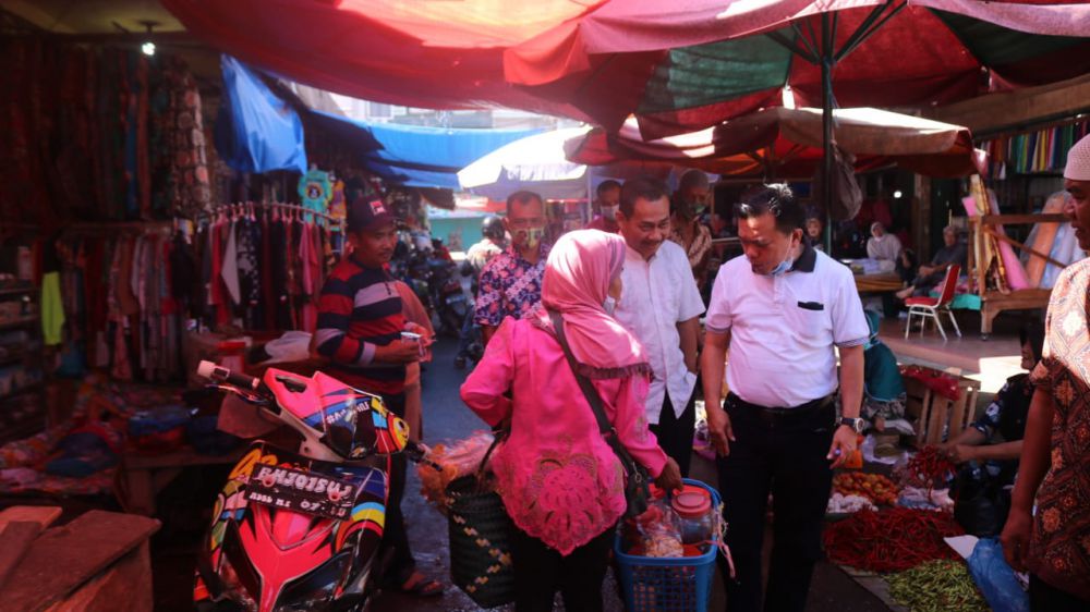 Al Haris saat Blusukan ke Pasar.
