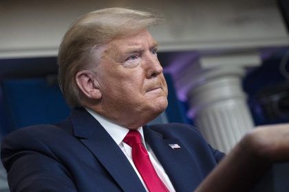 Donald Trump positif Covid-19 dan publik Tiongkok menyebutnya sebagai hadiah.