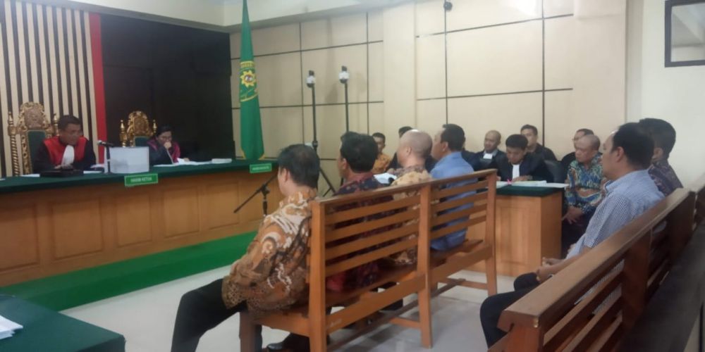 Cornelis Buston, Ar Syahbandar dan Chumaidi saat menjadi saksi di persidangan beberapa waktu lalu, ketiganya saat ini masih ditahan KPK