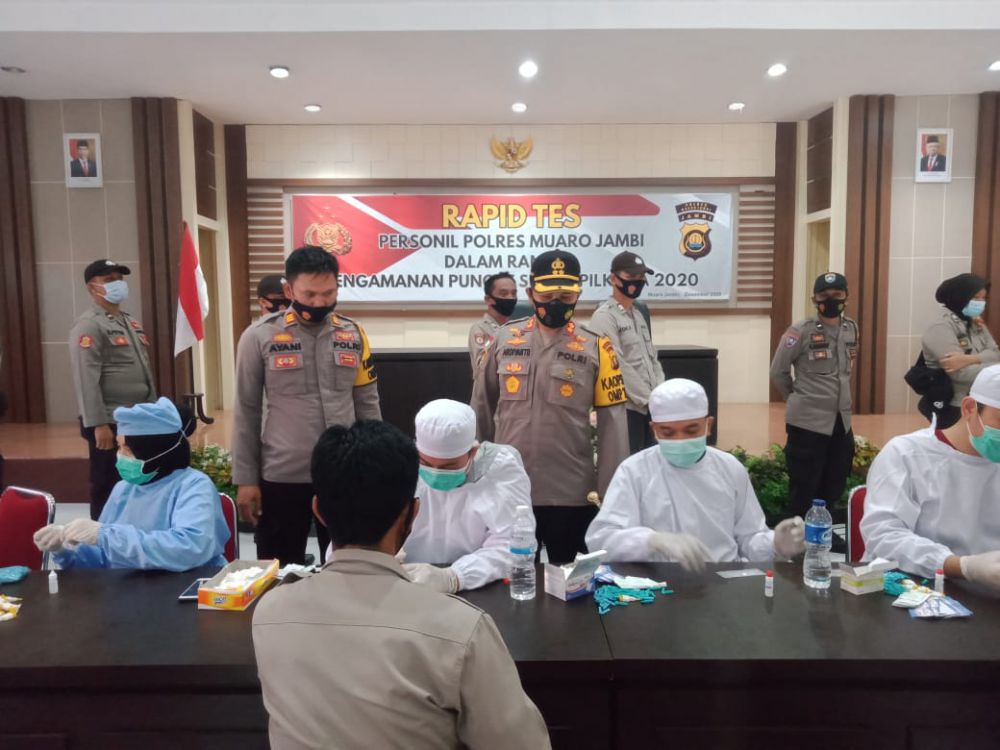 Puluhan Personel Polres Muarojambi di Rapid Test.