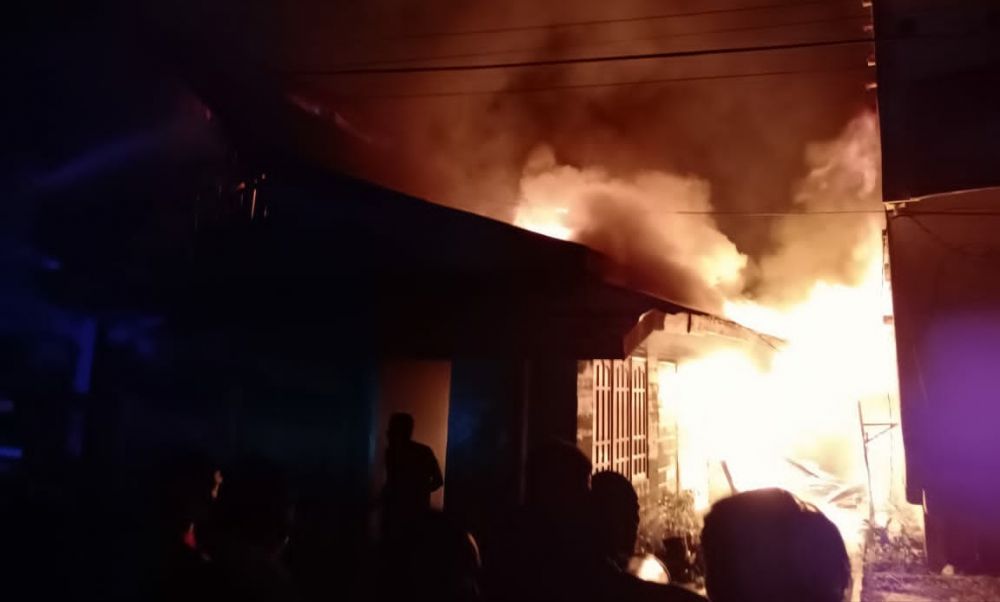 Rumah Bedeng Ludes di Lalap si Jago Merah.