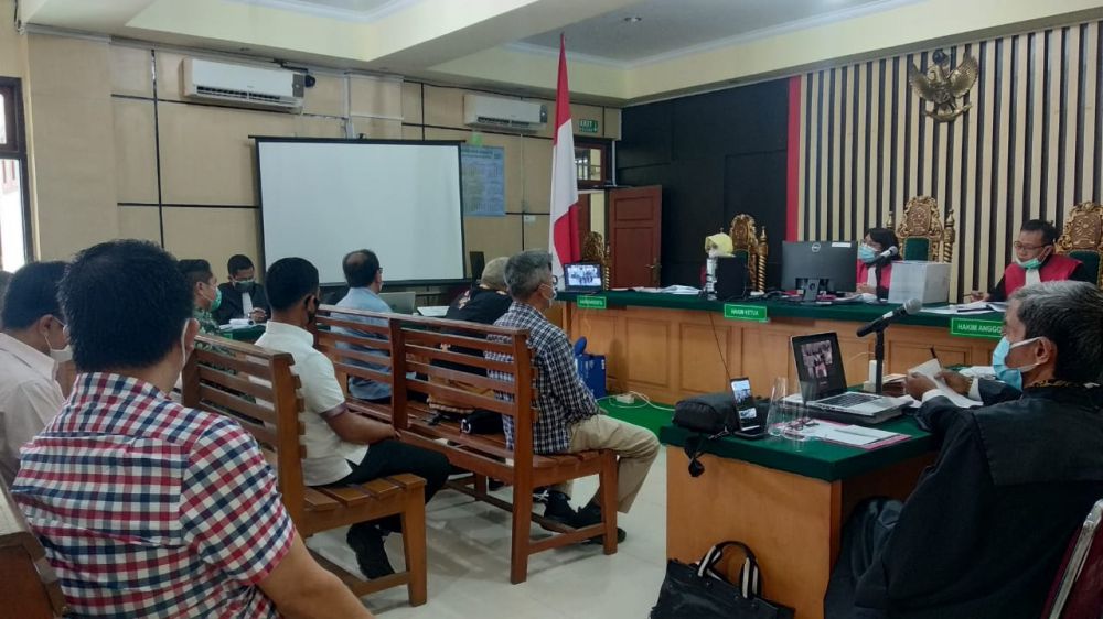 Sejumlah saksi yang dihadirkan dalam lanjutan sidang korupsi suap pengesahan RAPBD Provinsi Jambi tahun 2017-2018 di Pengadilan Negeri Tindak Pidana Korupsi Jambi, Kamis (10/12) kemarin, dengan terdakwa Cornelis Buston, Chumaidi Zaidi dan AR Syahbandar