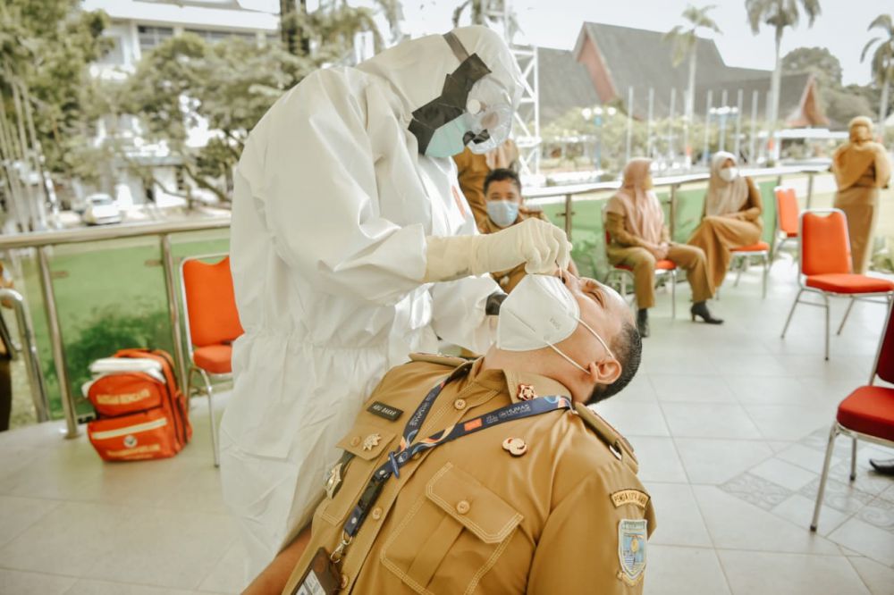 Pejabat di Kota jambi yang mengikuti uji Swab pada minggu lalu. Pemkot akan membeli alat PCR untuk melakukan uji Swab mandiri. 
