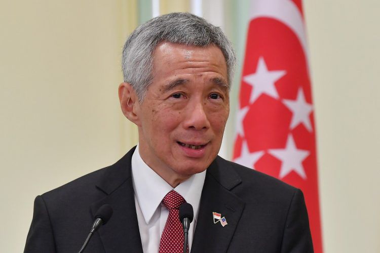 Perdana Menteri Lee Hsien Loong mengatakan bahwa Singapura telah menyetujui vaksin Covid-19 Pfizer-BioNTech dan kini menjalin kesepakatan dengan vaksin Moderna.