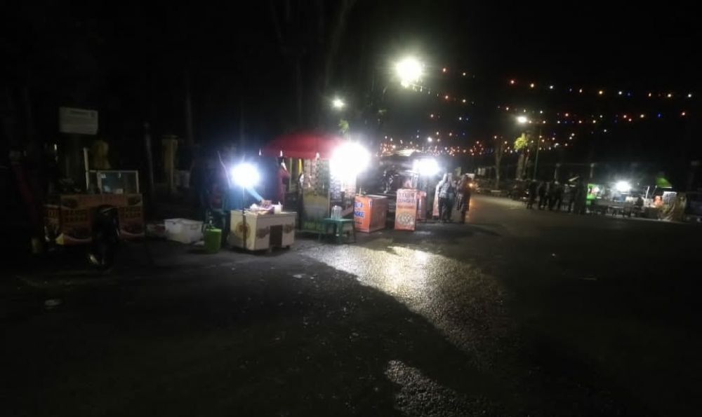 Suasana malam tahun baru di Tugu Keris.