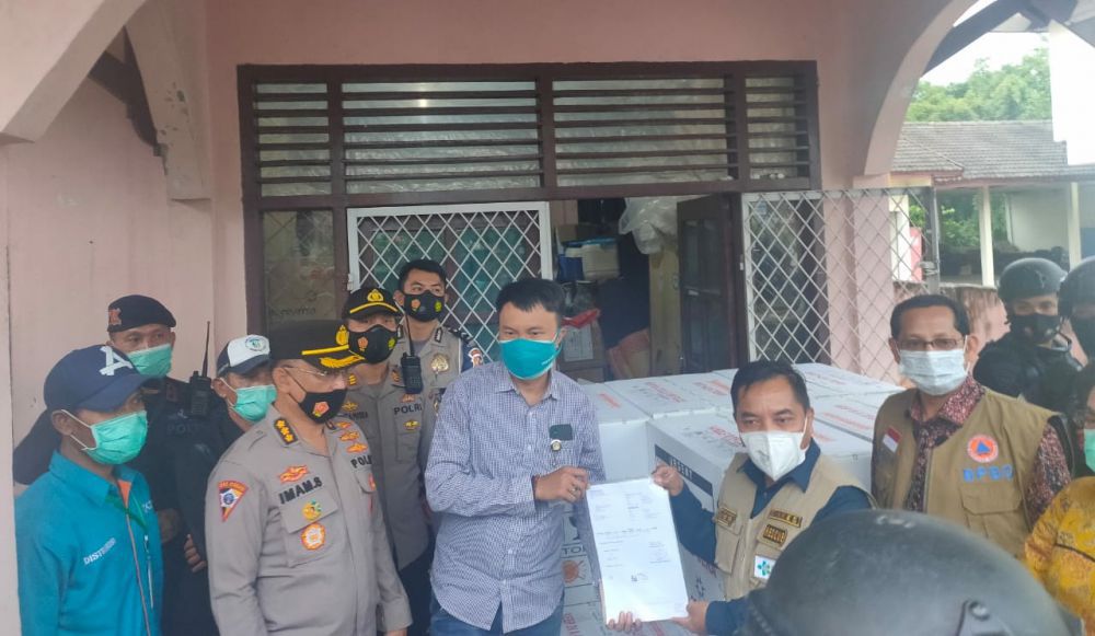 Vaksin sinovac saat tiba di Gedung Obat Dinkes Provinsi Jambi.