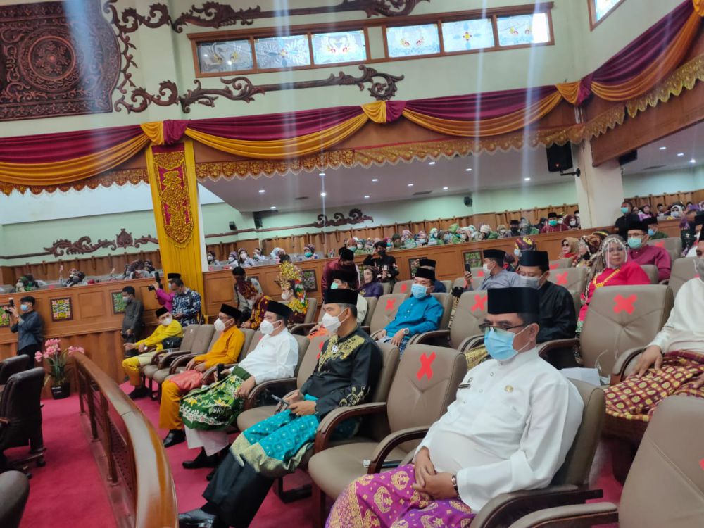 Gubernur Terpilih Jambi Alharis Turut Hadiri Paripurna HUT Provinsi Jambi Ke-64.