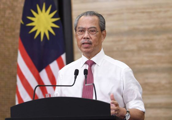 Perdana Menteri Malaysia, Muhyiddin Yassin, akhirnya mengumumkan penguncian baru (lockdown) parsial di Kuala Lumpur dan lima negara bagian.