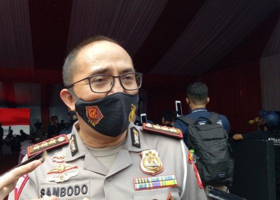 Direktur Lalu Lintas (Dirlantas) Polda Metro Jaya, Kombes Pol Sambodo Purnomo Yogo mengatakan soal SIM gratis bagi masyarakat tak mampu masih menunggu juknis dan Perkap.