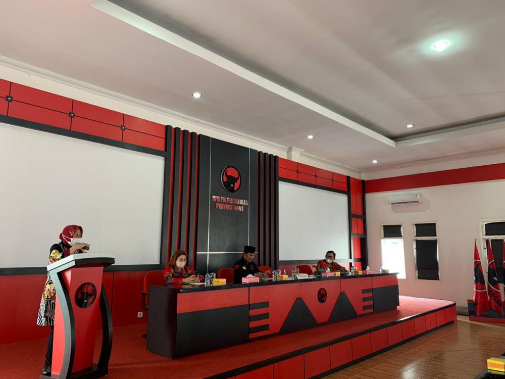 Ketua Bidang Kebudayaan DPP PDI Perjuangan Tri Rismaharini menghadiri Rakor 3 Pilar DPD PDI Perjuangan Provinsi Jambi, Kamis (11/3).