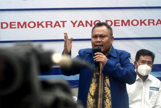 Sekjen Partai Demokrat versi KLB Jhonny Allen memberikan keterangan pers terkait urgensi KLB Sibolangit di Jakarta, Kamis (11/3/2021).