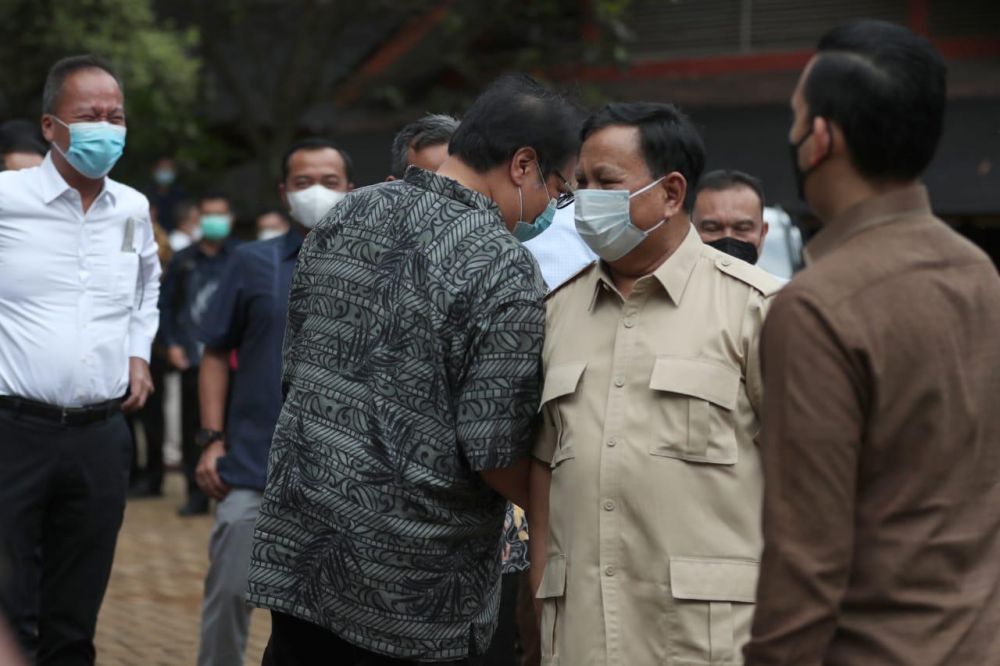 Ketum Golkar Airlangga Hartarto bertemu dengan Ketum Gerindra Prabowo Subianto. di Hambalang Sabtu 13 Maret 2021. 