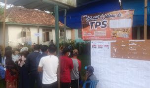 TPS 6 Rengas Bandung Mulai Dipadati Warga.