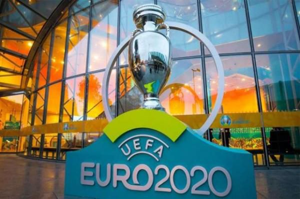 Euro 2020 dilaporkan ditunda tahun depan terkait penyebaran virus corona di Benua Eropa. 