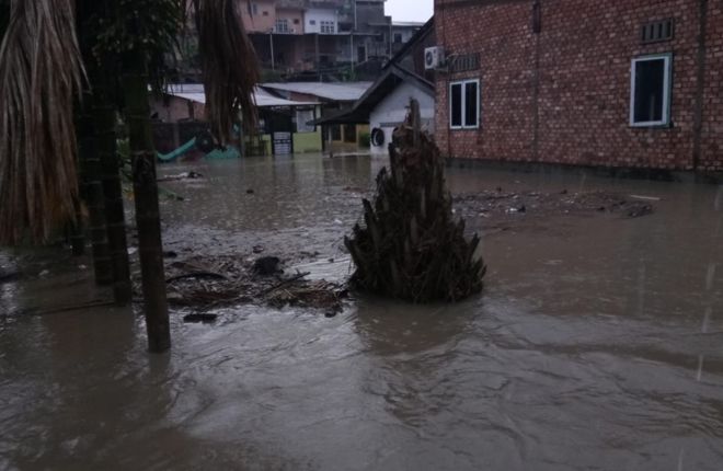 Pemukiman warga yang terendam