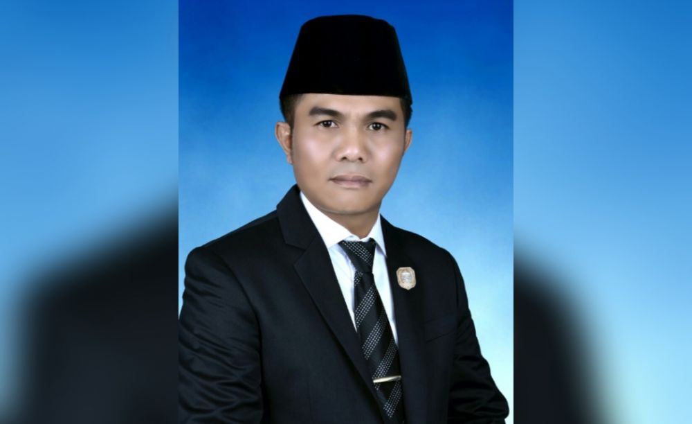Wakil Ketua DPRD Kerinci yang juga Ketua Askab PSSI Kerinci Yuldi Herman.