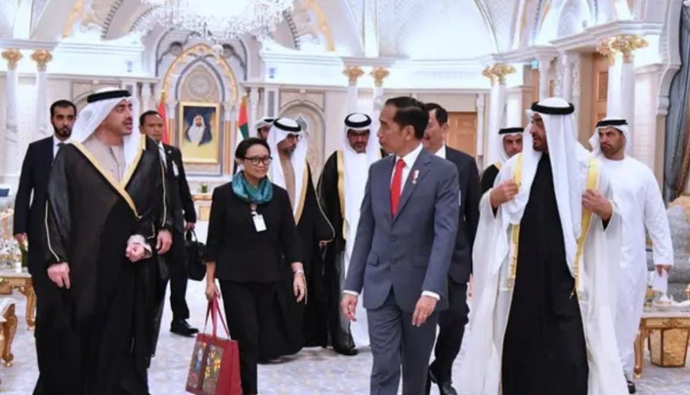 Presiden Jokowi dan Putra Mahkota Mohamed bin Zayed bertemu di Istana Qasr Al Watan, Abu Dhabi, UEA, Minggu (13/1/2020) malam. 