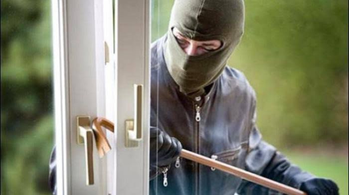 Kapolsek Kotabaru, AKP Dhadhag Anindhito menjelaskan perkembangan kasus pembobolan Indomaret yang terjadi pada Jumat (17/12) dini hari