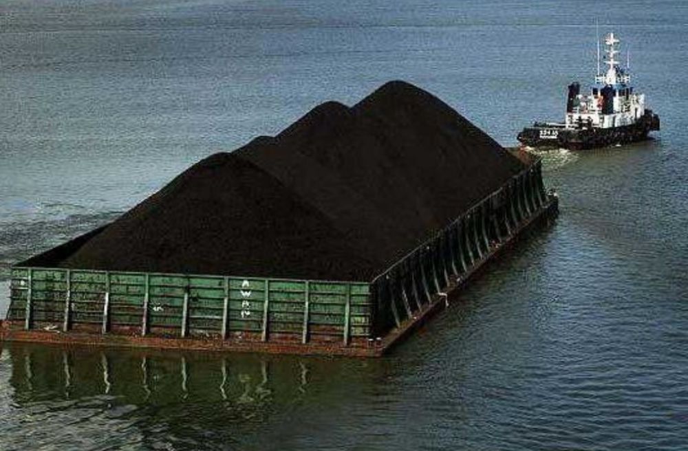 Pengapalan Batu Bara dengan Kapal Tongkang.